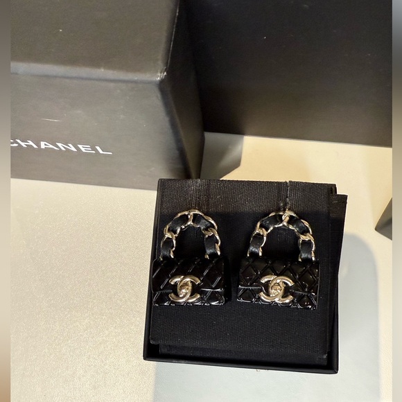 Chanel Earrings from Cruise Collection 2023 - Picture 11 of 11